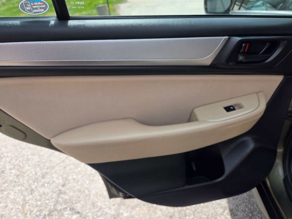 2016 Subaru Outback photo