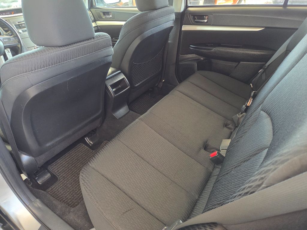 2011 Subaru Outback 2.5i Premium photo