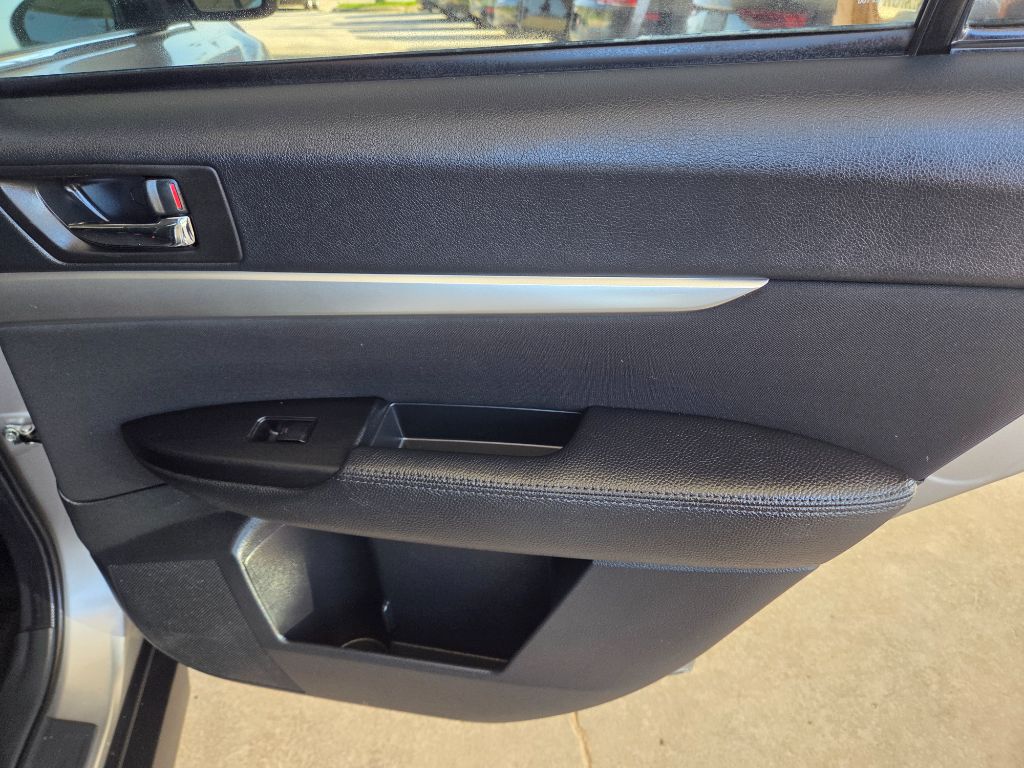 2011 Subaru Outback 2.5i Premium photo