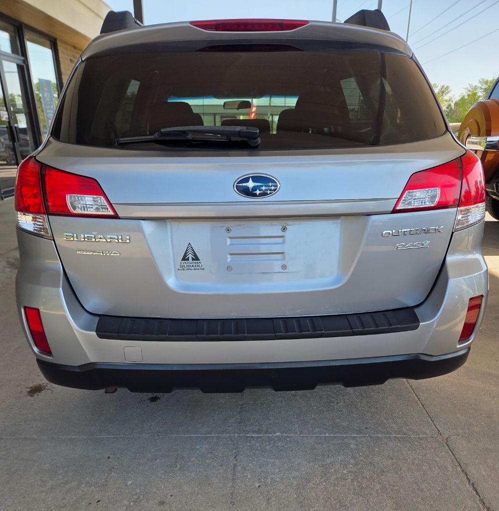 2011 Subaru Outback 2.5i Premium photo