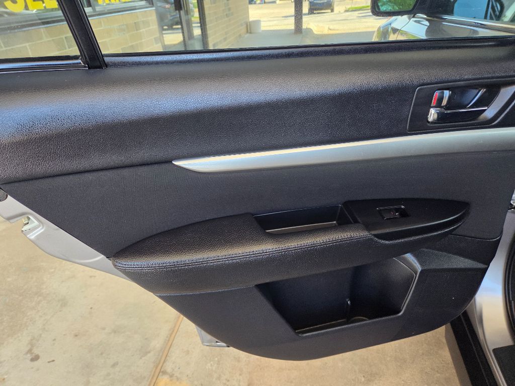 2011 Subaru Outback 2.5i Premium photo