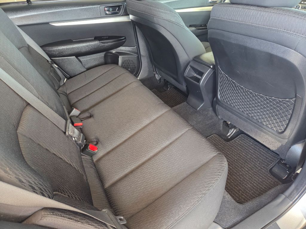 2011 Subaru Outback 2.5i Premium photo