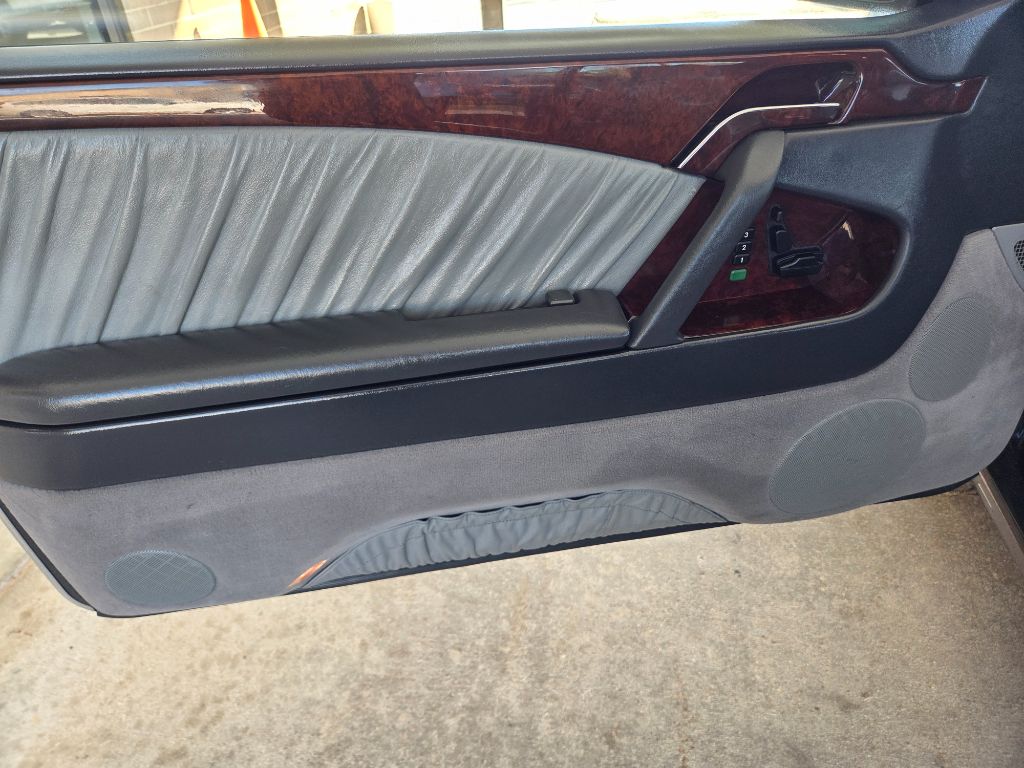 1993 Mercedes-Benz 500 - $19,995