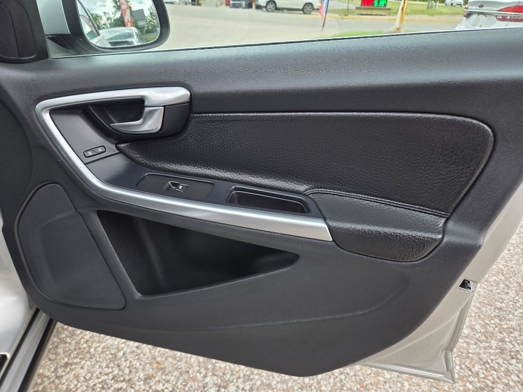 2012 Volvo S60 - $8,499
