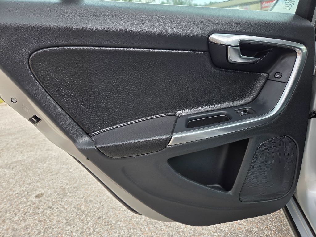 2012 Volvo S60 - $8,499
