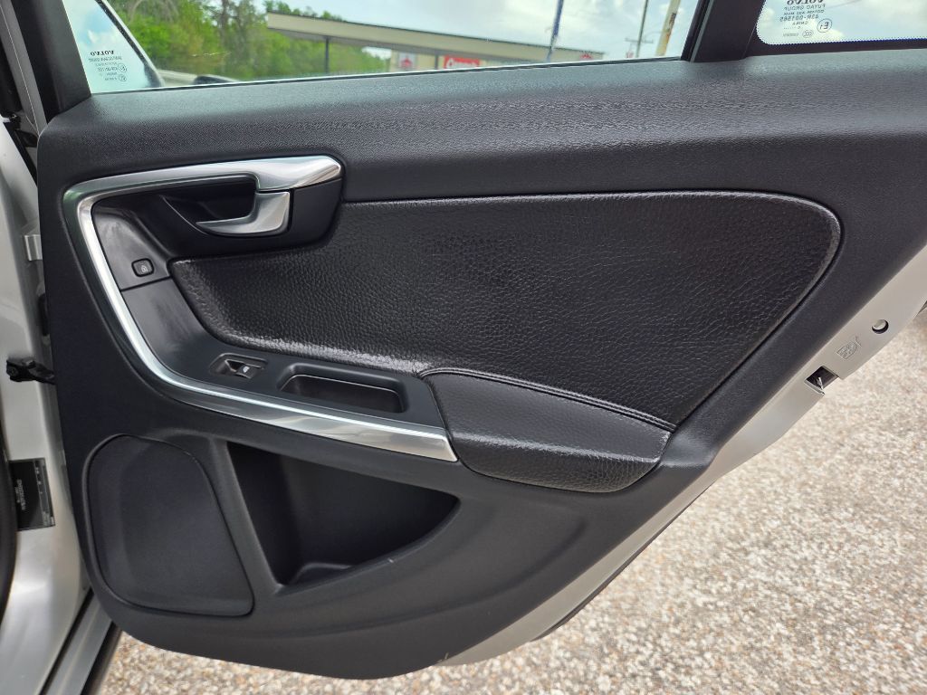 2012 Volvo S60 - $8,499