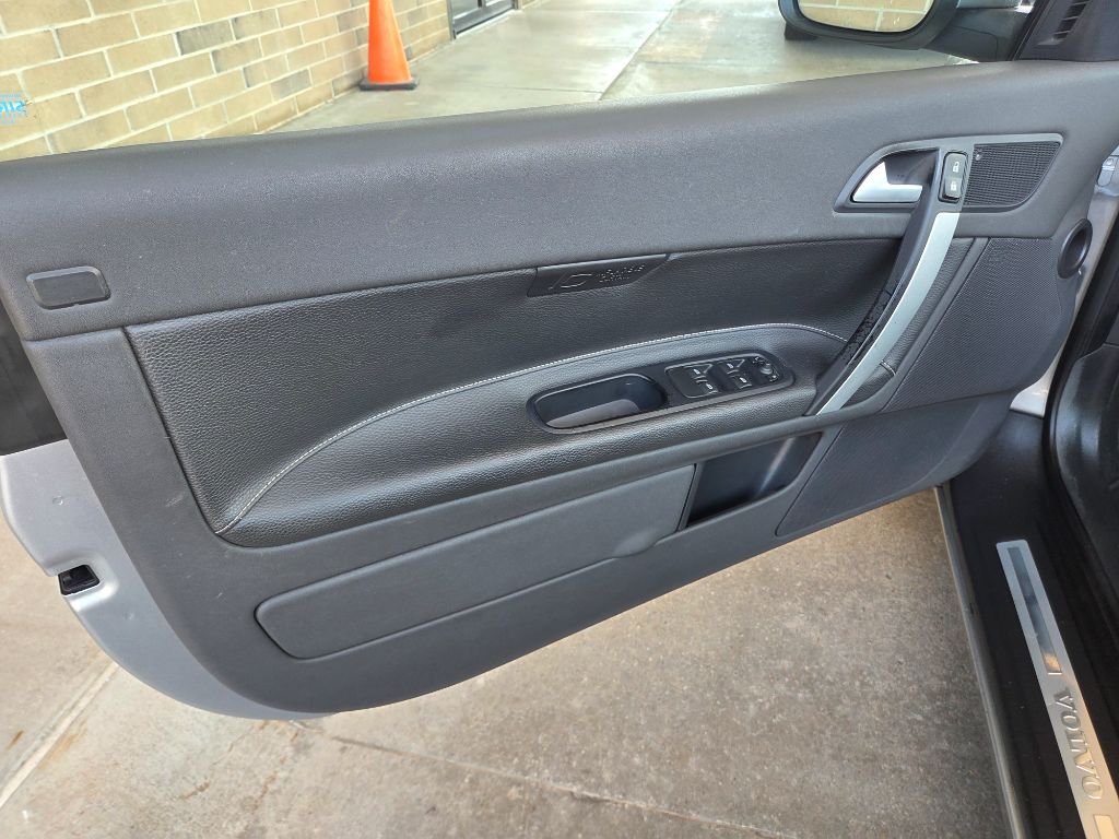 2011 Volvo C70 - $6,499