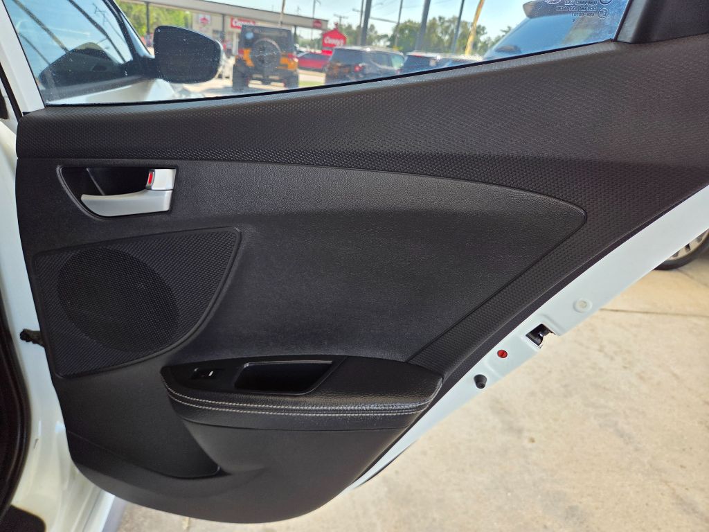 2015 Hyundai Veloster - $7,299
