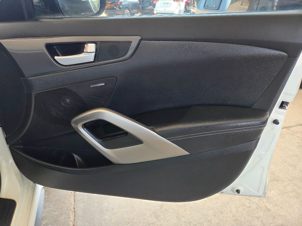 2015 Hyundai Veloster - $7,299