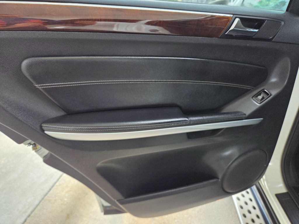 2011 Mercedes-Benz GL Class - $9,995