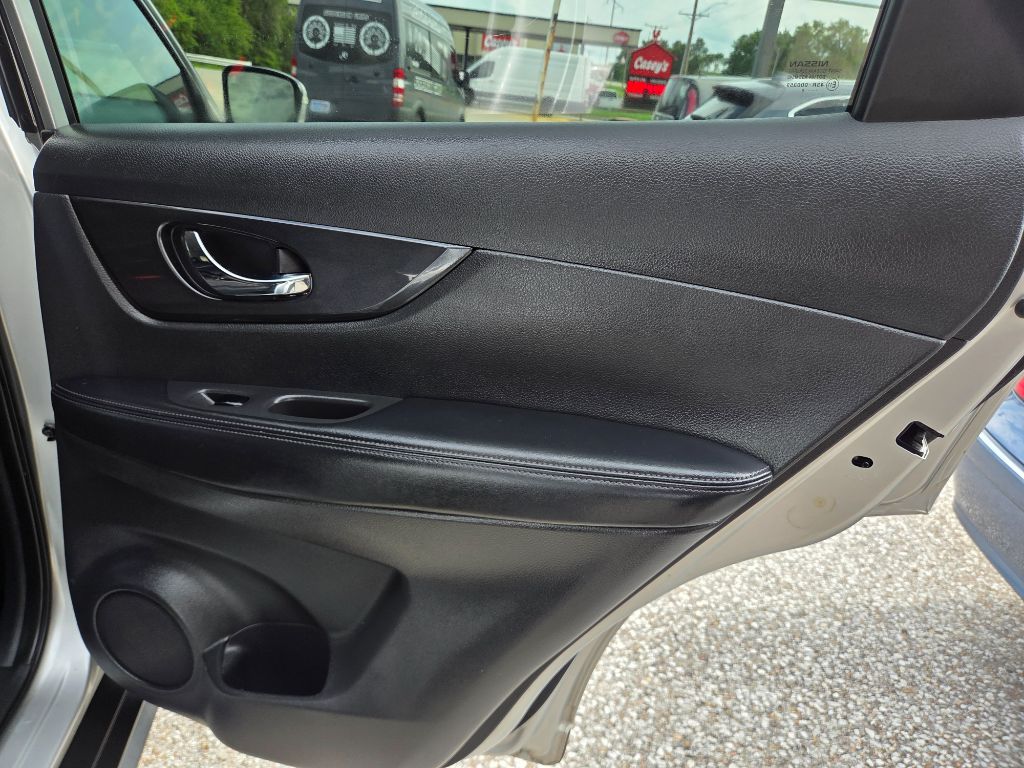 2018 Nissan Rogue - $10,400