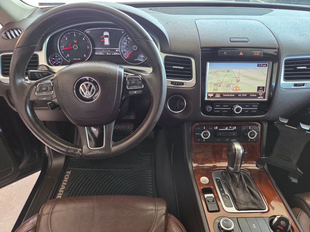 2012 Volkswagen Touareg - $7,750