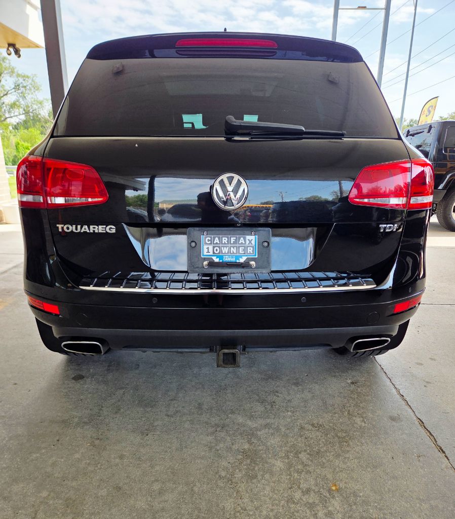 2012 Volkswagen Touareg - $7,750