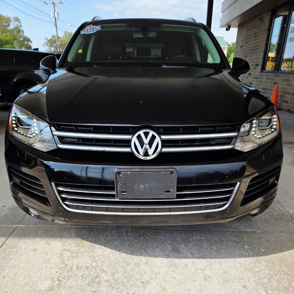 2012 Volkswagen Touareg - $7,750