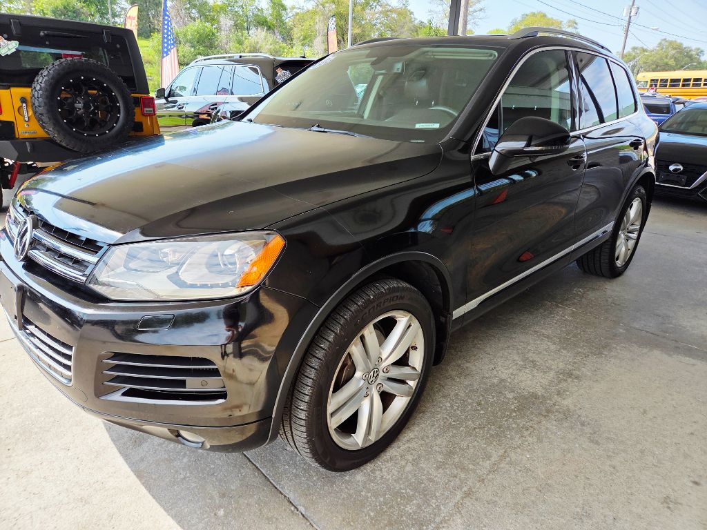 2012 Volkswagen Touareg - $7,750