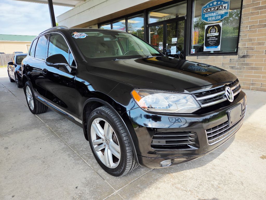 2012 Volkswagen Touareg - $7,750