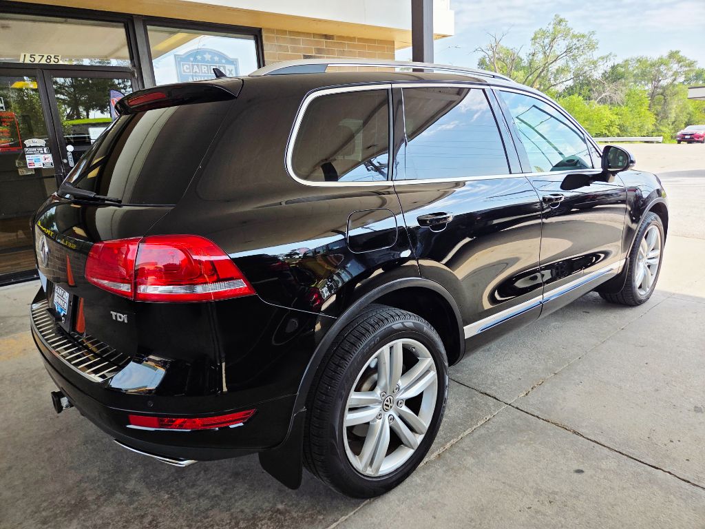 2012 Volkswagen Touareg - $7,750