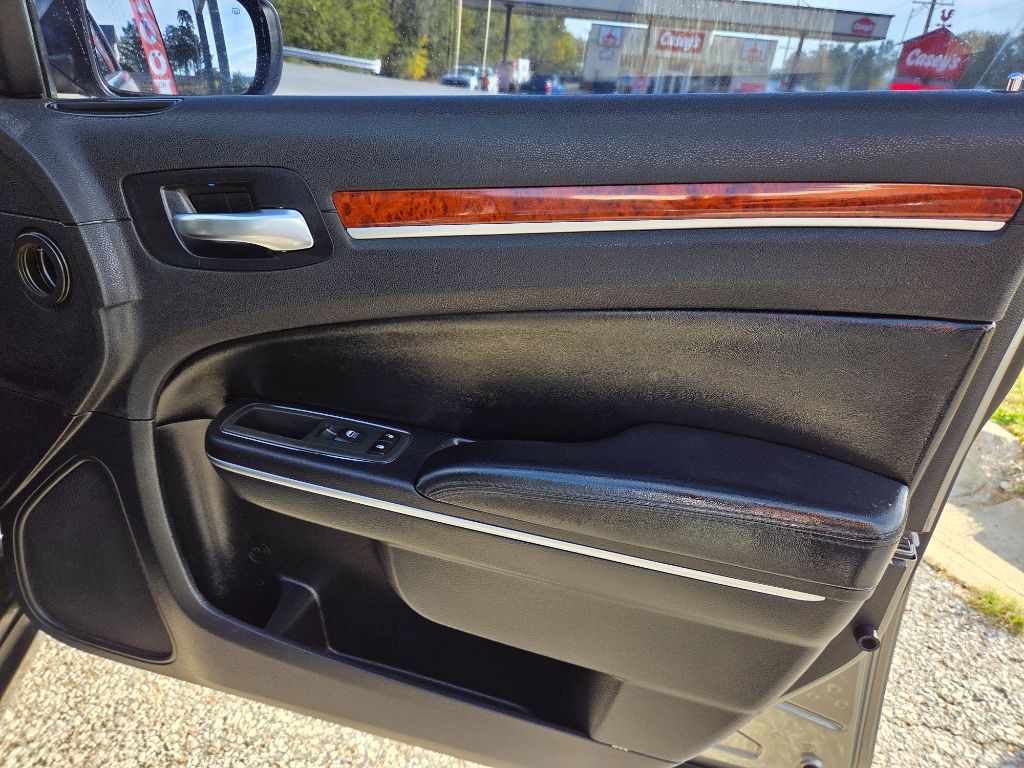 2012 Chrysler 300 - $10,400