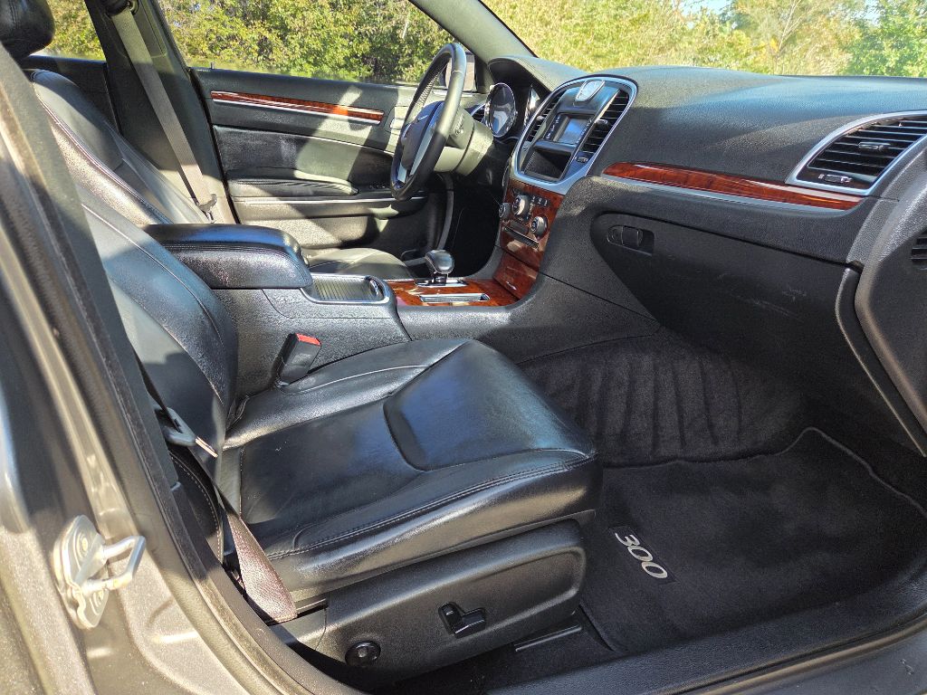 2012 Chrysler 300 - $10,400