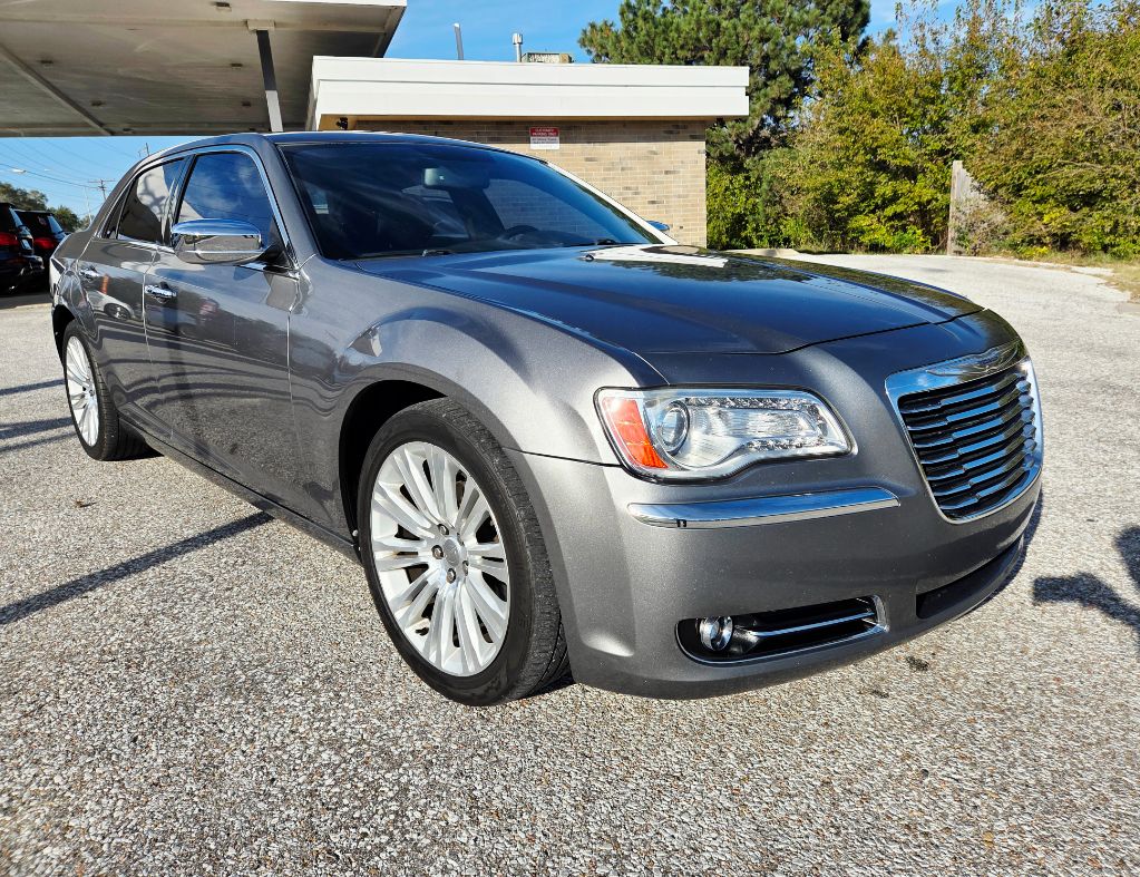 2012 Chrysler 300 - $10,400