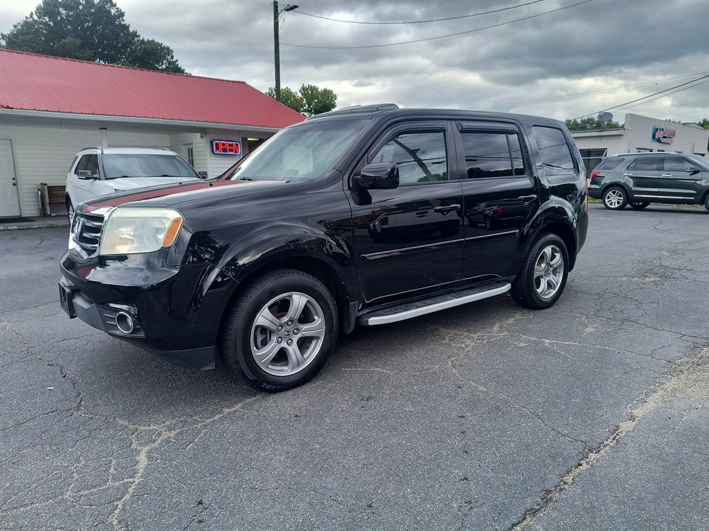 2014 Honda Pilot - $10,999