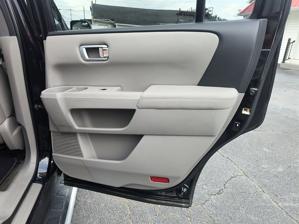 2014 Honda Pilot - $10,999