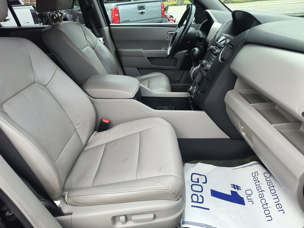 2014 Honda Pilot - $10,999