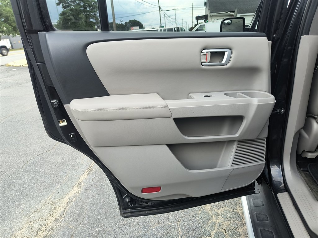 2014 Honda Pilot - $10,999