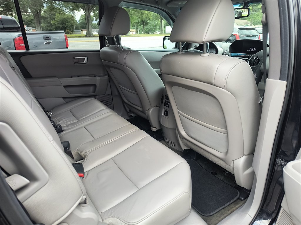 2014 Honda Pilot - $10,999