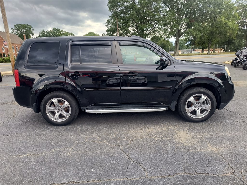2014 Honda Pilot - $10,999