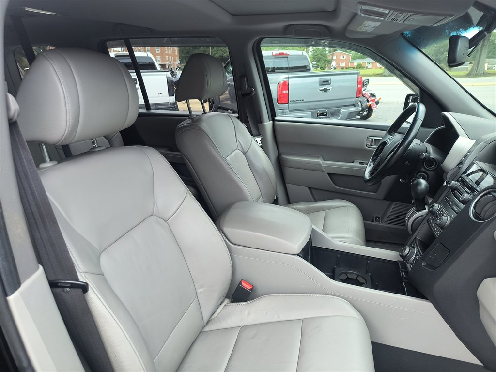 2014 Honda Pilot - $10,999