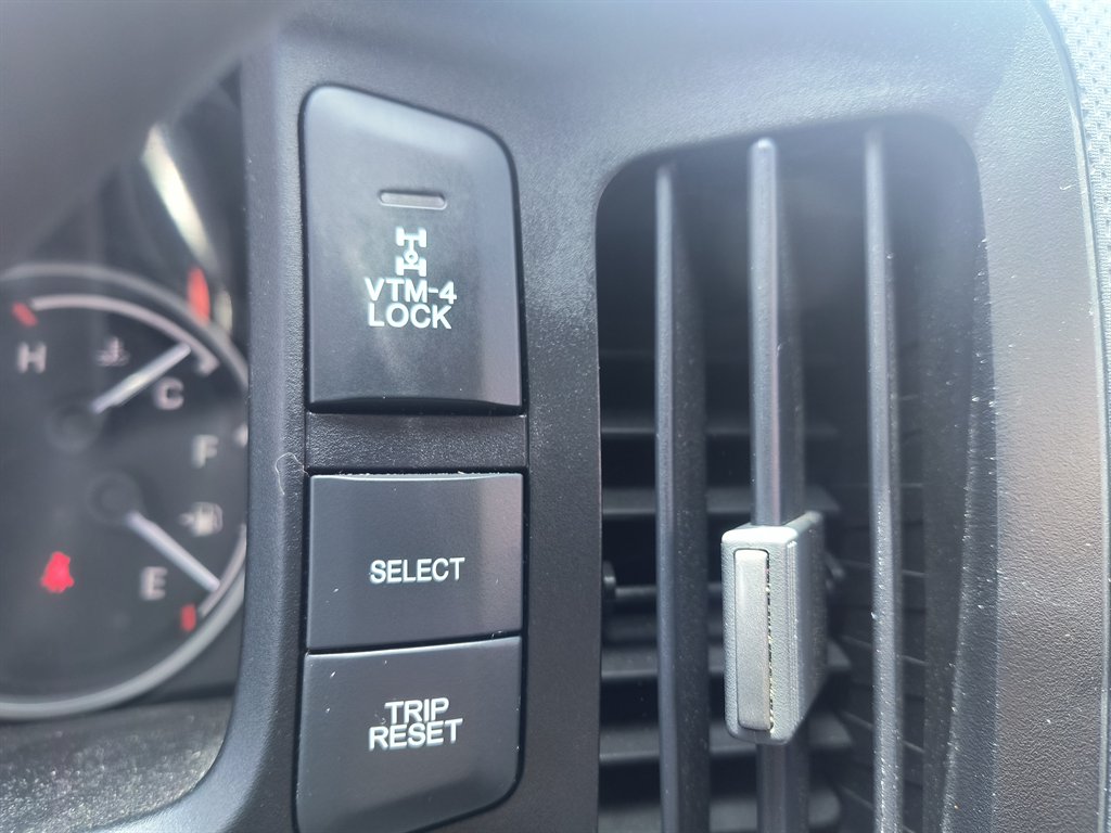 2014 Honda Ridgeline Sport photo