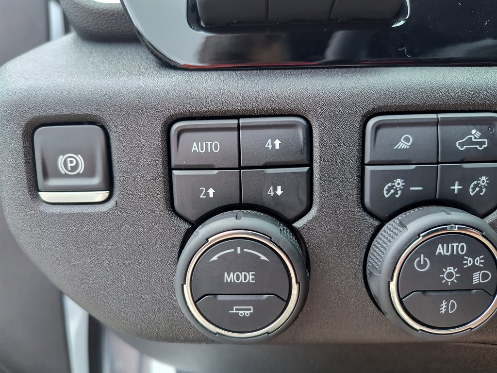 2025 Chevrolet Silverado 2500HD High Country photo 30