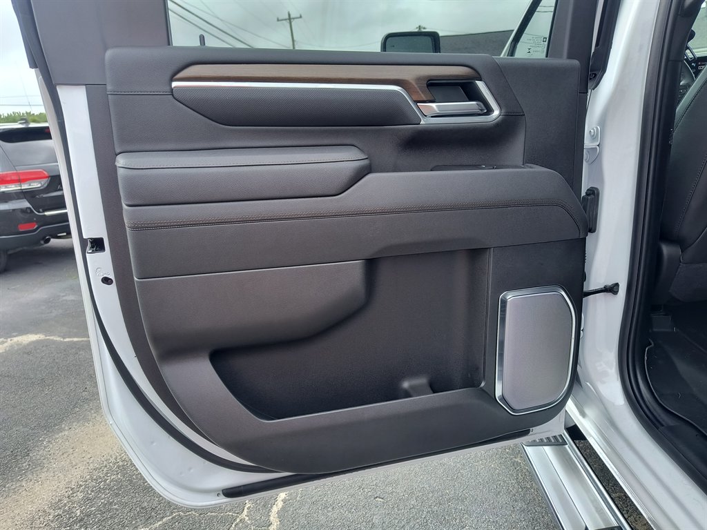 2025 Chevrolet Silverado 2500HD High Country photo 45