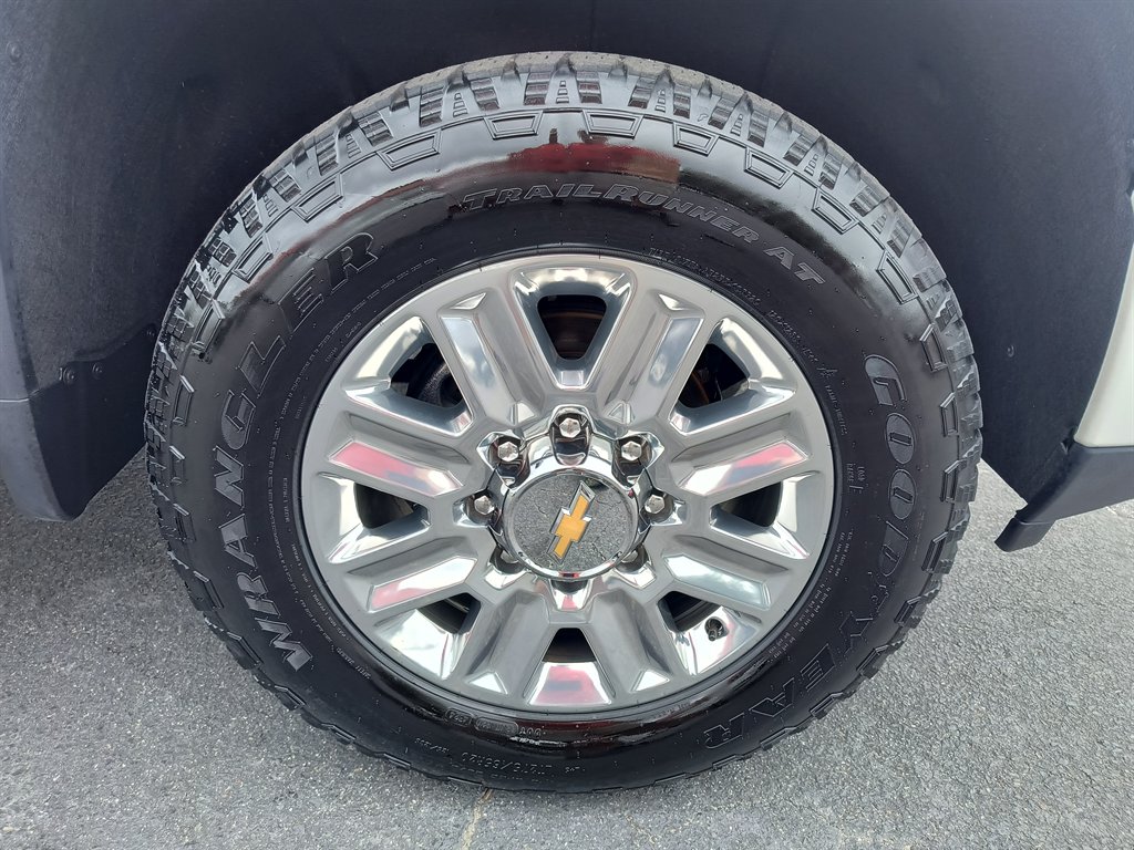2025 Chevrolet Silverado 2500HD High Country photo 21