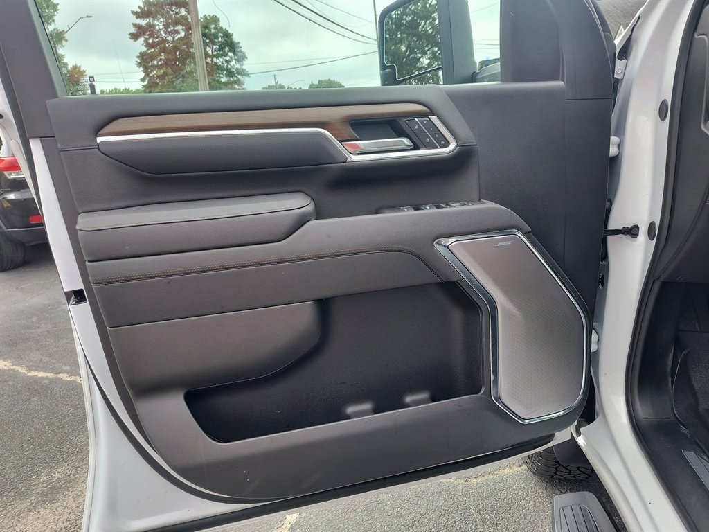 2025 Chevrolet Silverado 2500HD High Country photo 31