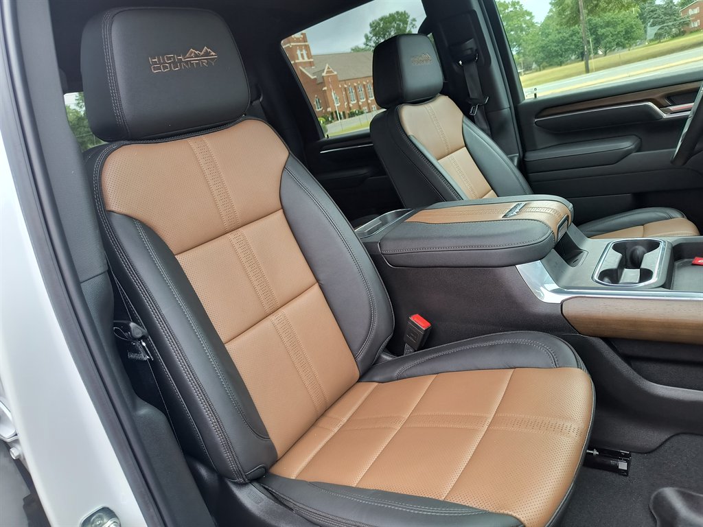 2025 Chevrolet Silverado 2500HD High Country photo 33