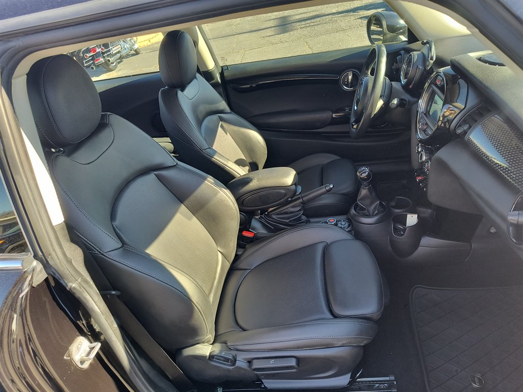 2019 MINI Hardtop - $13,999