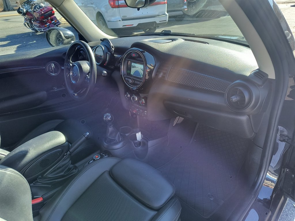 2019 MINI Hardtop - $13,999