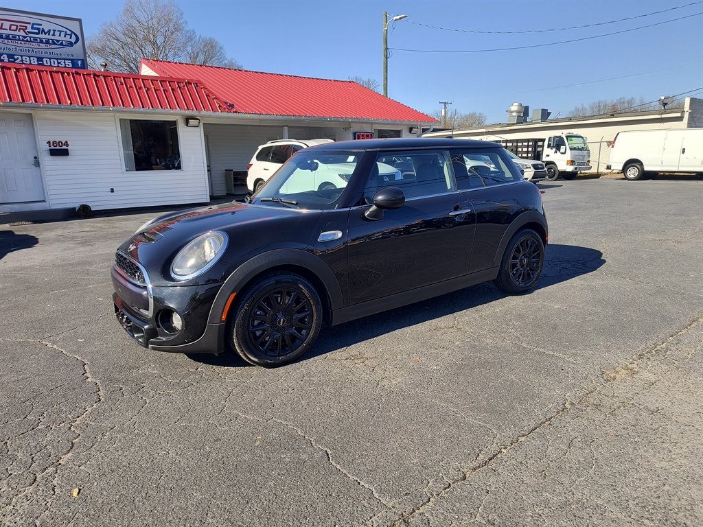 2019 MINI Hardtop - $13,999