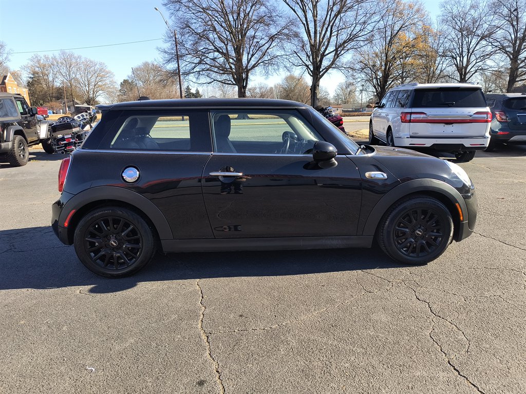 2019 MINI Hardtop - $13,999