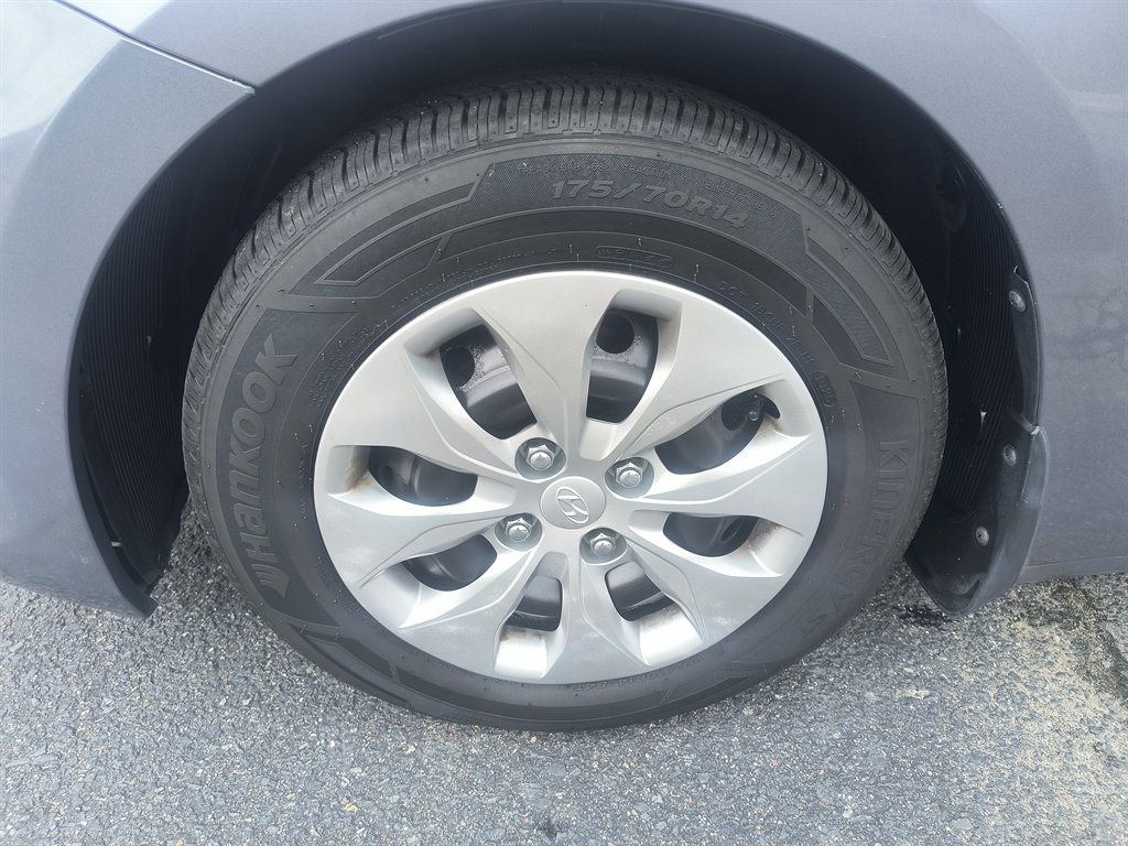 2016 Hyundai Accent - $6,999