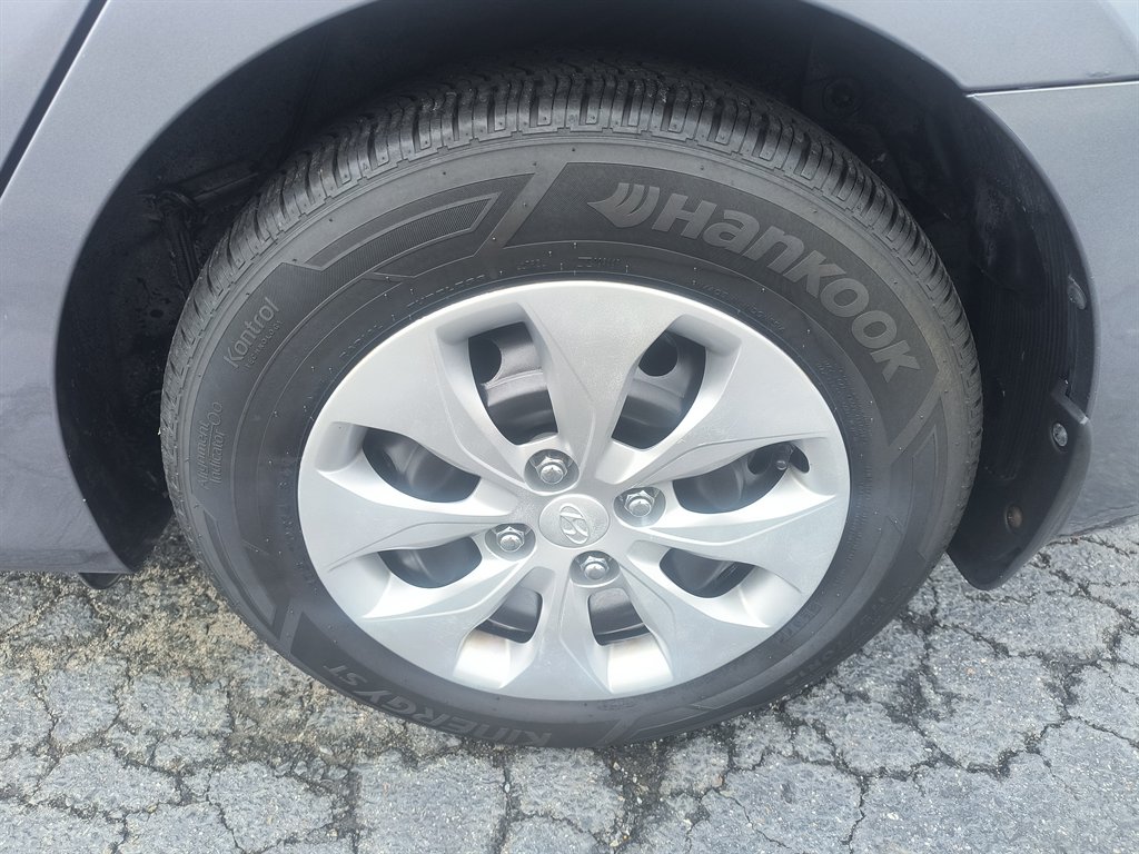 2016 Hyundai Accent - $6,999