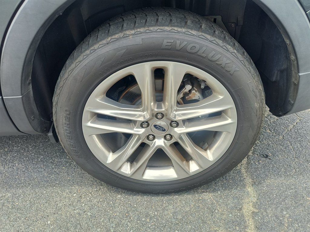 2016 Ford Explorer - $8,999