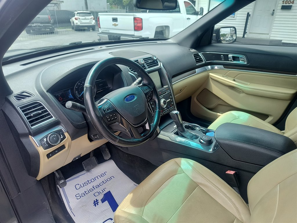 2016 Ford Explorer - $8,999