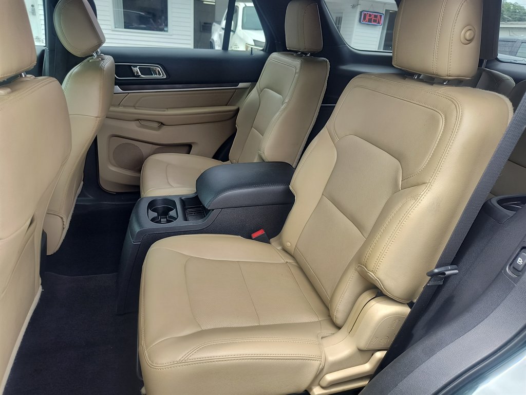 2016 Ford Explorer - $8,999