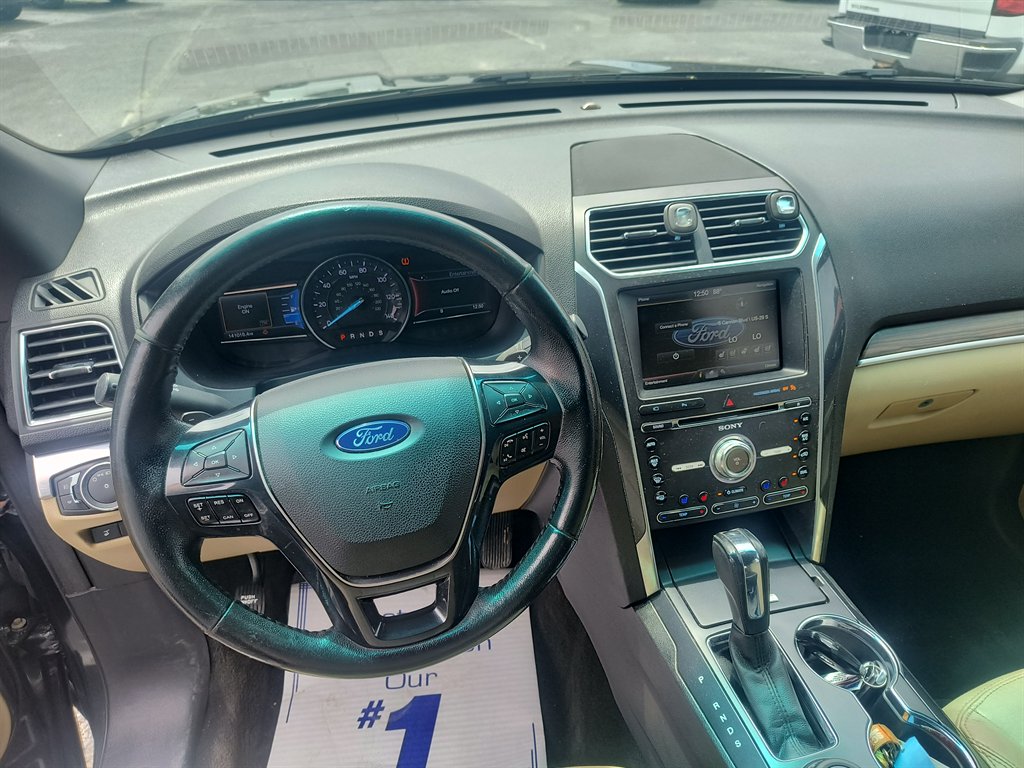 2016 Ford Explorer - $8,999