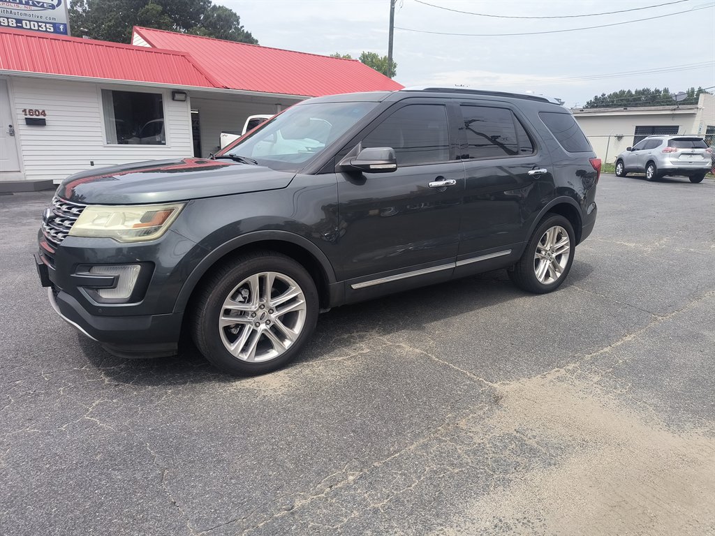 2016 Ford Explorer - $8,999