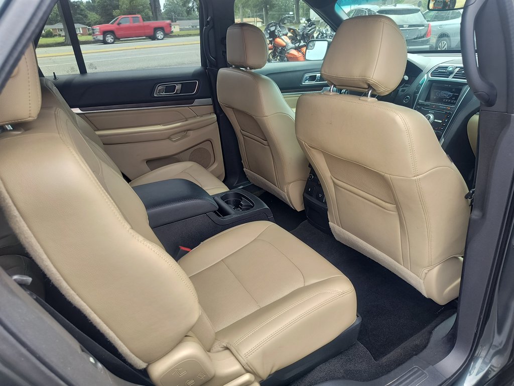 2016 Ford Explorer - $8,999