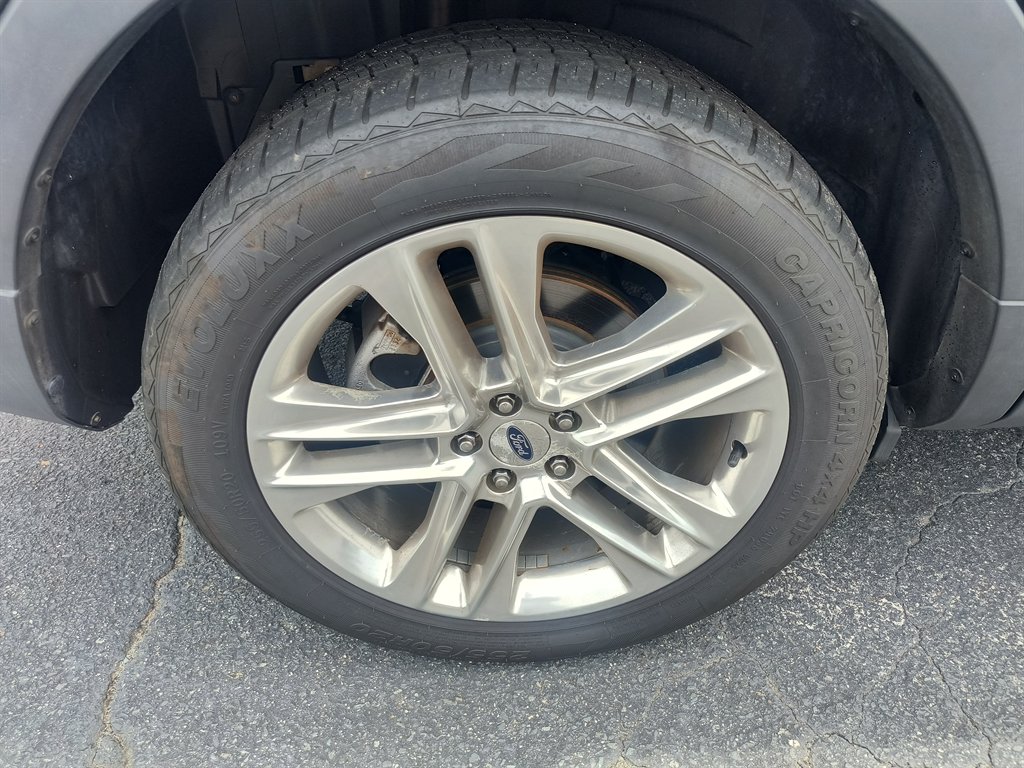 2016 Ford Explorer - $8,999